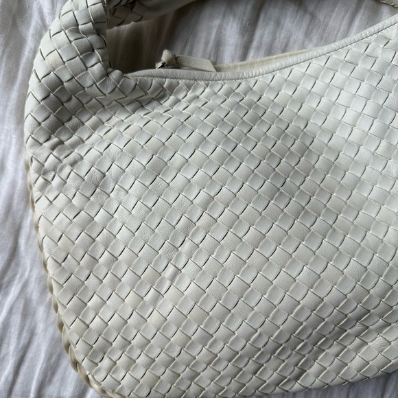 Vintage Bottega Veneta Medium White Intrecciato Hobo - Picture 5 of 16